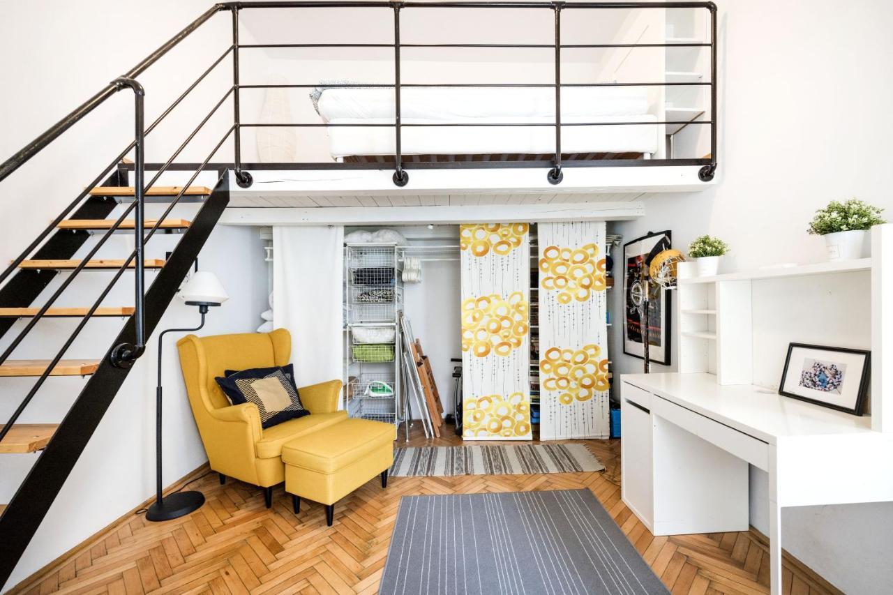 Live Like A Local At The Rustic Hockey Hut Apartment Budapesta Exterior foto